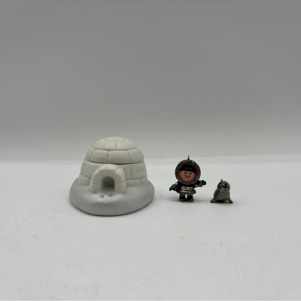 Hallmark Keepsake Ornament Dated 2000 Vintage Frosty Friends Porcelain & Pewter